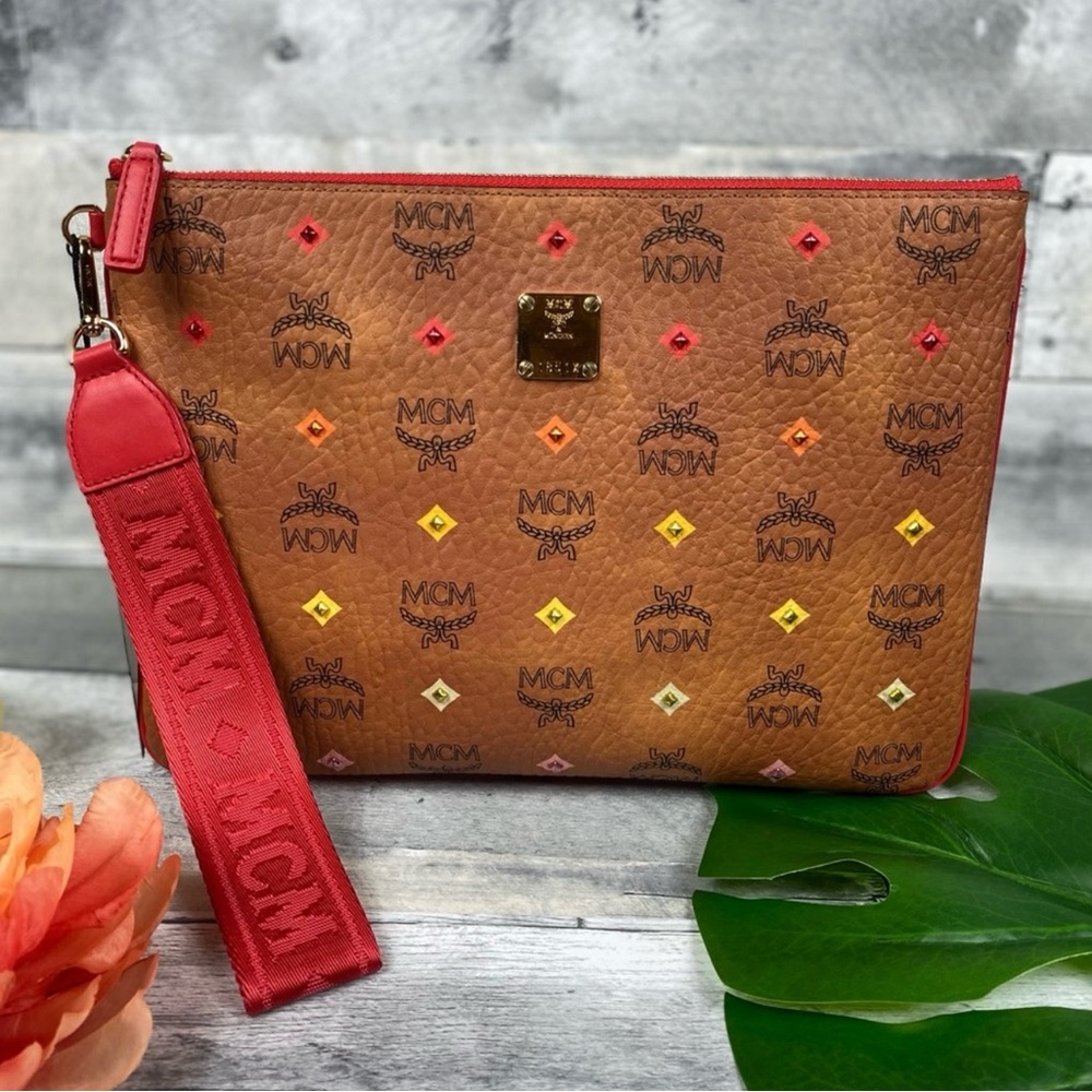 MCM multi-colored Skyoptic Visetos Wristlet